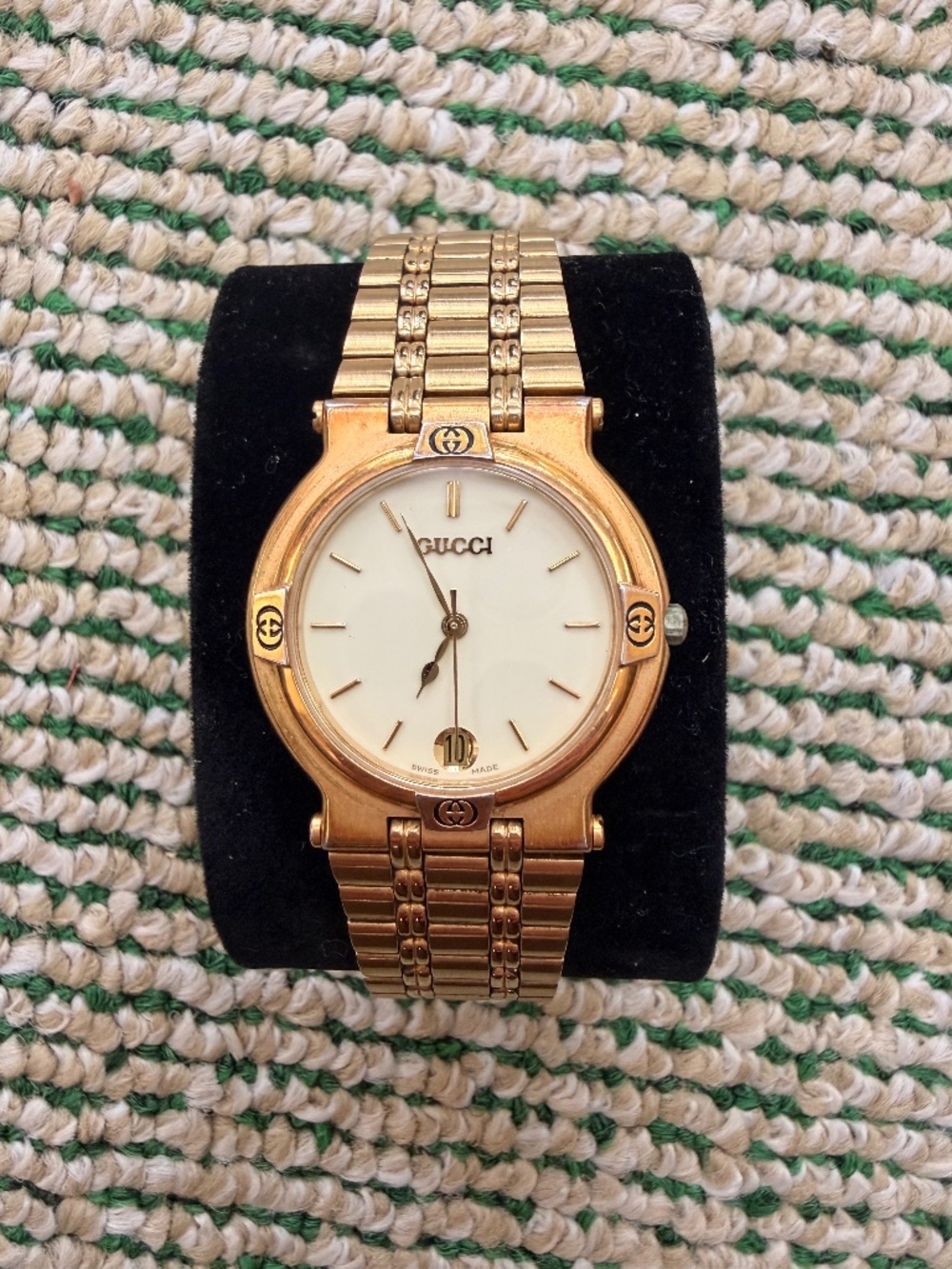 Gucci 9200M Unisex Quartz Watch Gold Dial